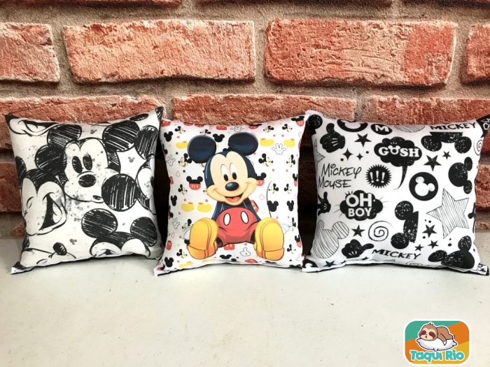 Almofada Decorativa Mickey Minnie quadrada  30x30cm