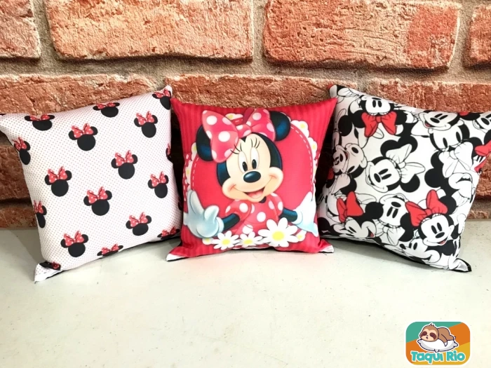 Almofada Decorativa Mickey Minnie quadrada  30x30cm