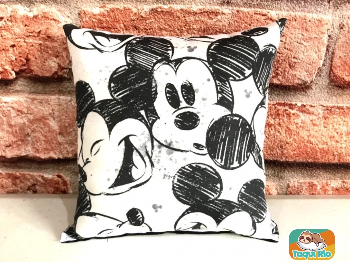 Almofada Decorativa Mickey Minnie quadrada  30x30cm