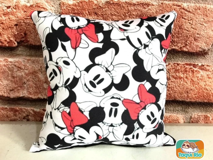 Almofada Decorativa Mickey Minnie quadrada  30x30cm