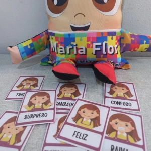 Autismo - Boneco SuperAuti com bolso e Pecs de Emoções
